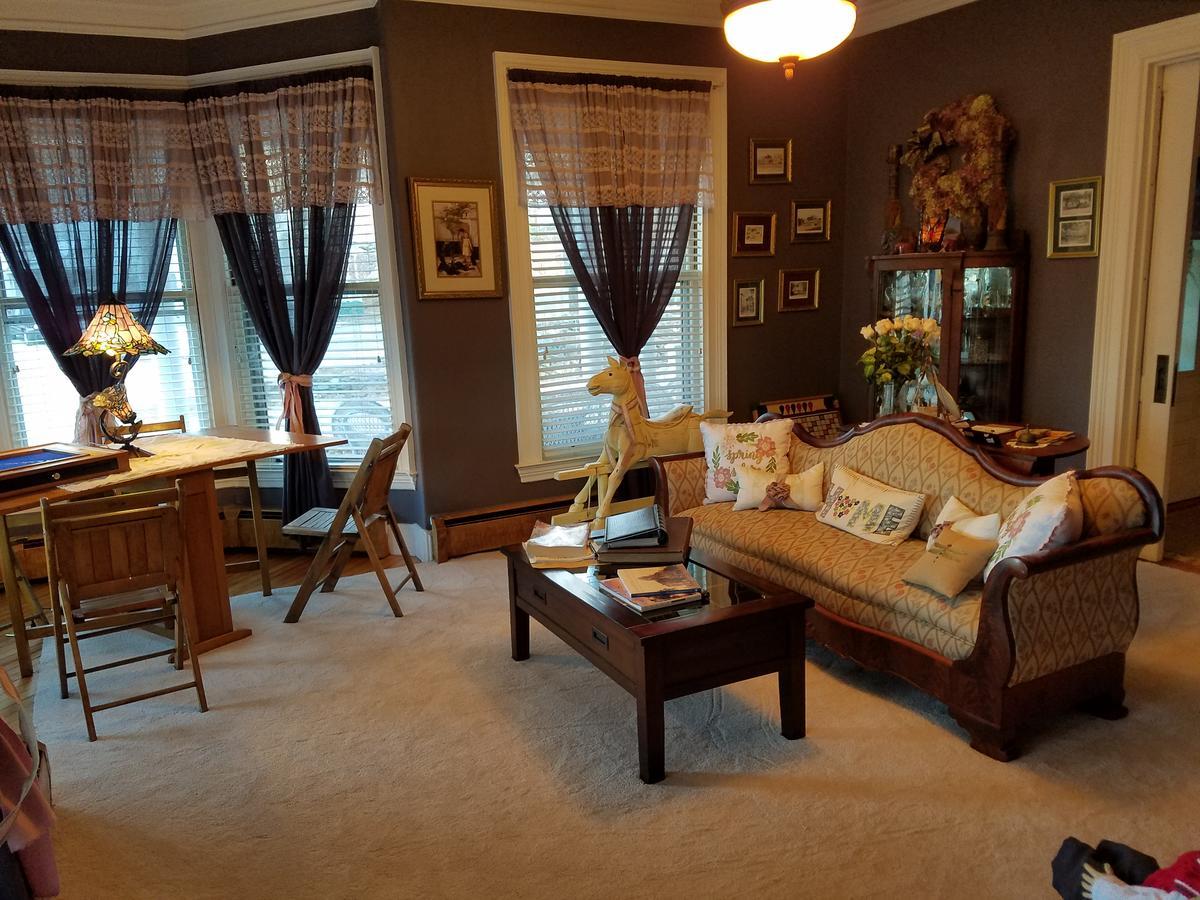 The Perkins House Bed and Breakfast Cornish Exteriör bild